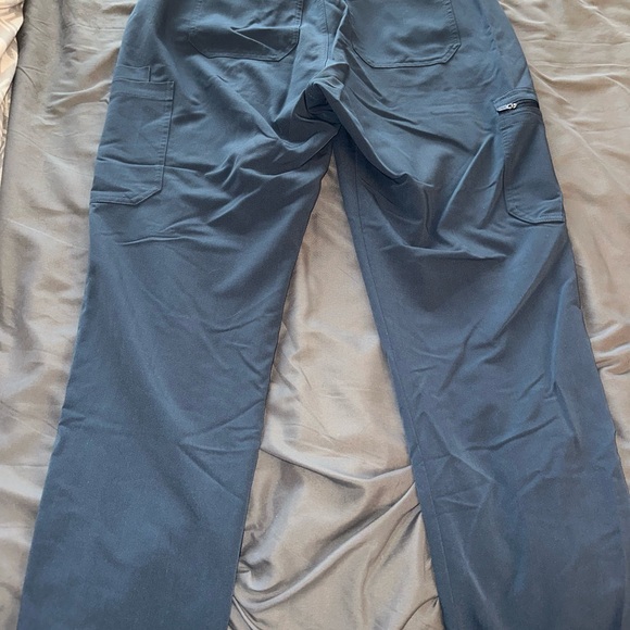 Figs Dark Harbor Yola High Waisted 2.0 Skinny Scrub Pants for Women - Picture 3 of 5